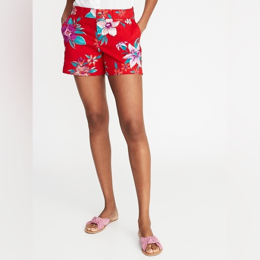 Old Navy Mid Rise Red Everyday Floral Shorts Size 8‎